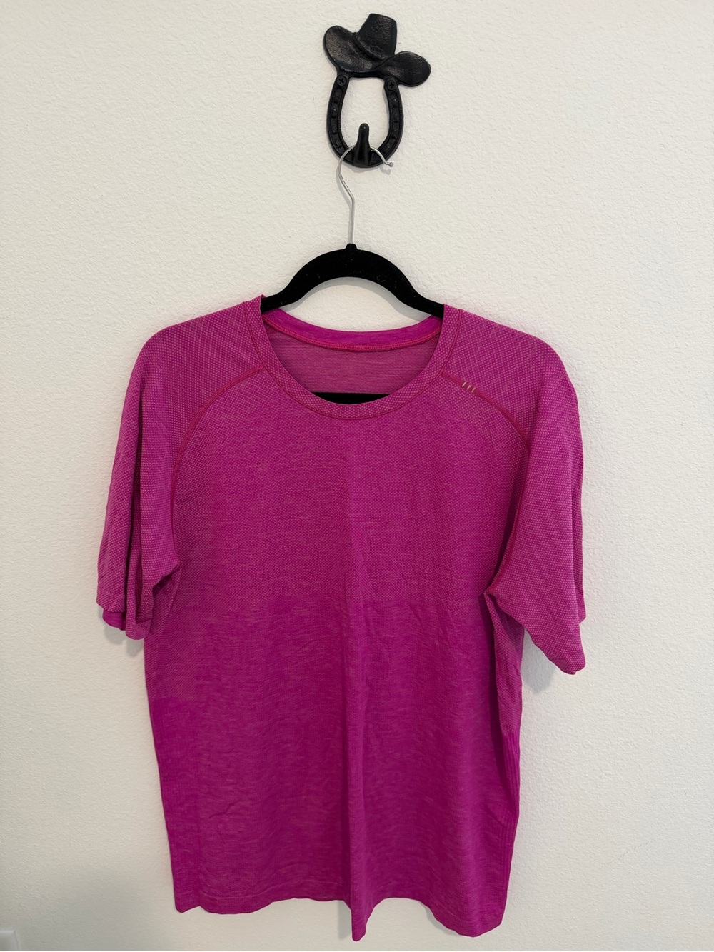 lululemon athletica Men’s Metal Tech Vent Short Sleeve Tee - Magenta